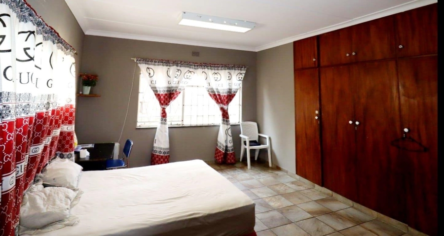 13 Bedroom Property for Sale in Generaal De Wet Free State